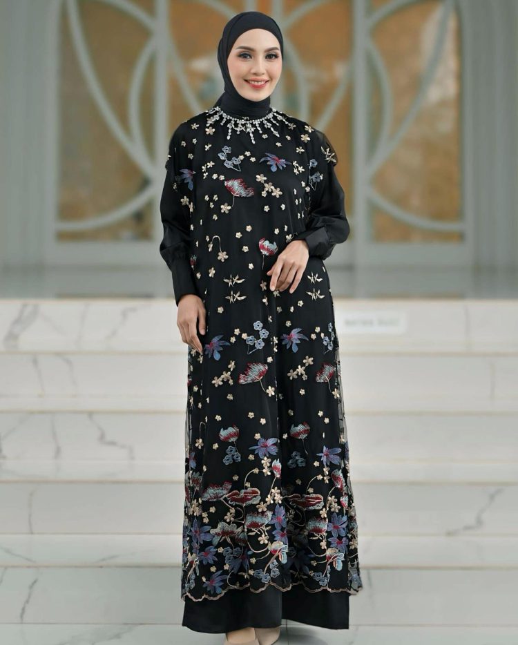 Teratai Dress Black