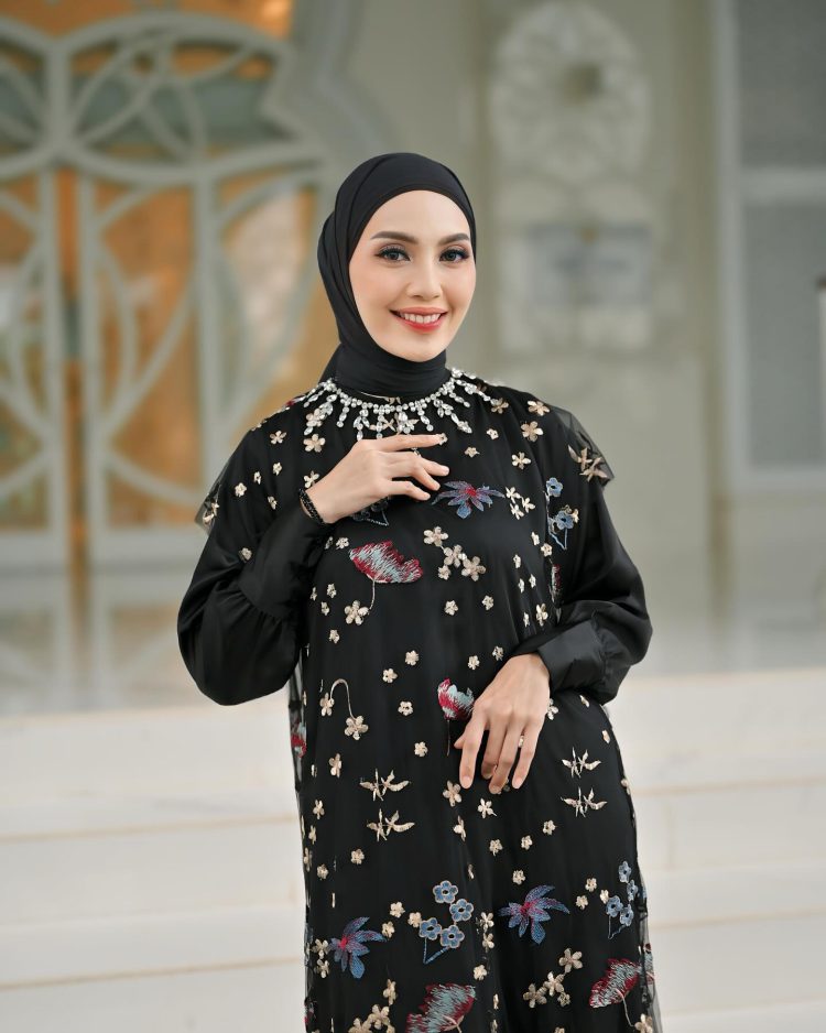 Teratai Dress Black - Image 6